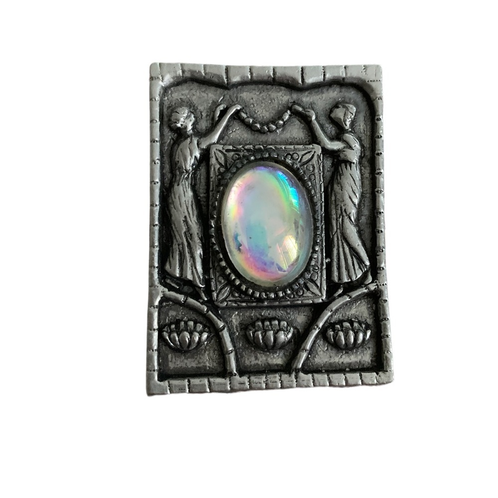 Vintage 1977 Silver Broach Gem